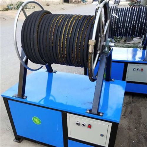 科技融合環(huán)保 太原工地塔吊噴淋系統(tǒng)與光學器材的協(xié)同降塵實踐